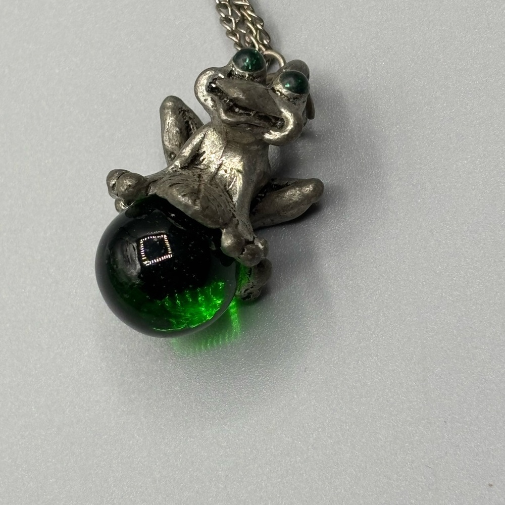 CCI Carat Creation Inc Green Glass Ball and Frog Pendant JP149